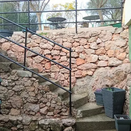 T2 D En Coeur De Dans Maison Avec Jardin Ideal Couple De Curistes *